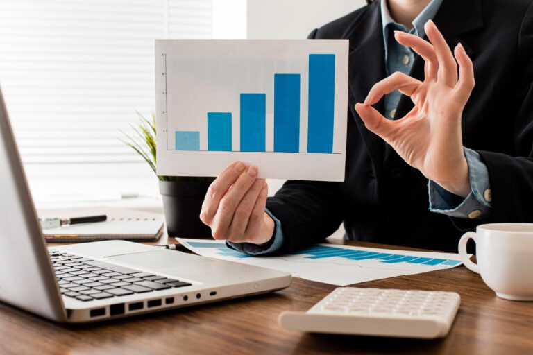 Startup sendo assessorada por CFO as a Service na preparação para rodada de investimento